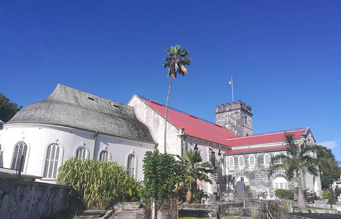 A CATEDRAL DE ST. MICHAEL E TODOS OS ANJOS